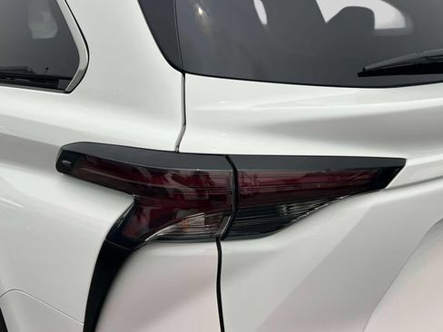 Certified 2026 Toyota Sienna LE AWD/4WD image 13