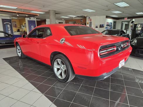 Used 2015 Dodge Challenger SXT RWD image 6