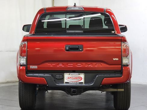Used 2021 Toyota Tacoma TRD Sport AWD/4WD image 6