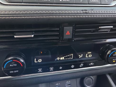 Used 2021 Nissan Rogue SV image 20