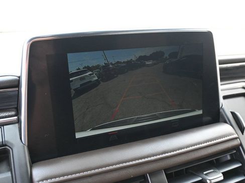 Used 2023 GMC Yukon SLT RWD image 15