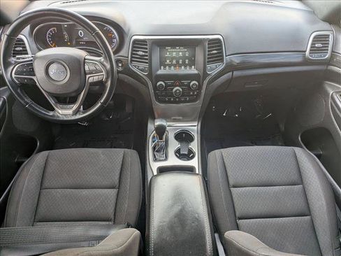 Used 2021 Jeep Grand Cherokee Laredo image 17