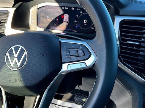 Used 2023 Volkswagen Atlas SEL image 13