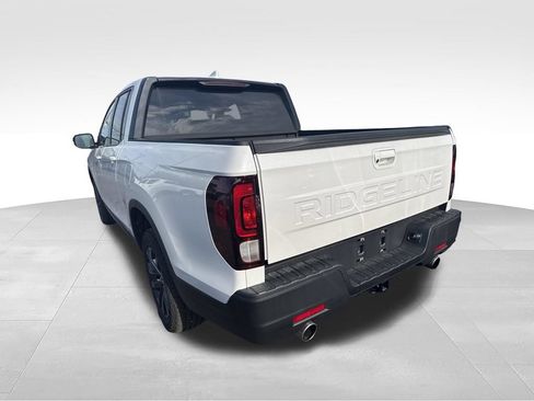 Used 2025 Honda Ridgeline Sport image 3