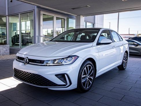 New 2026 Volkswagen Jetta SE image 11