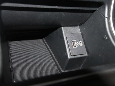 Used 2024 Ford Edge SEL image 19