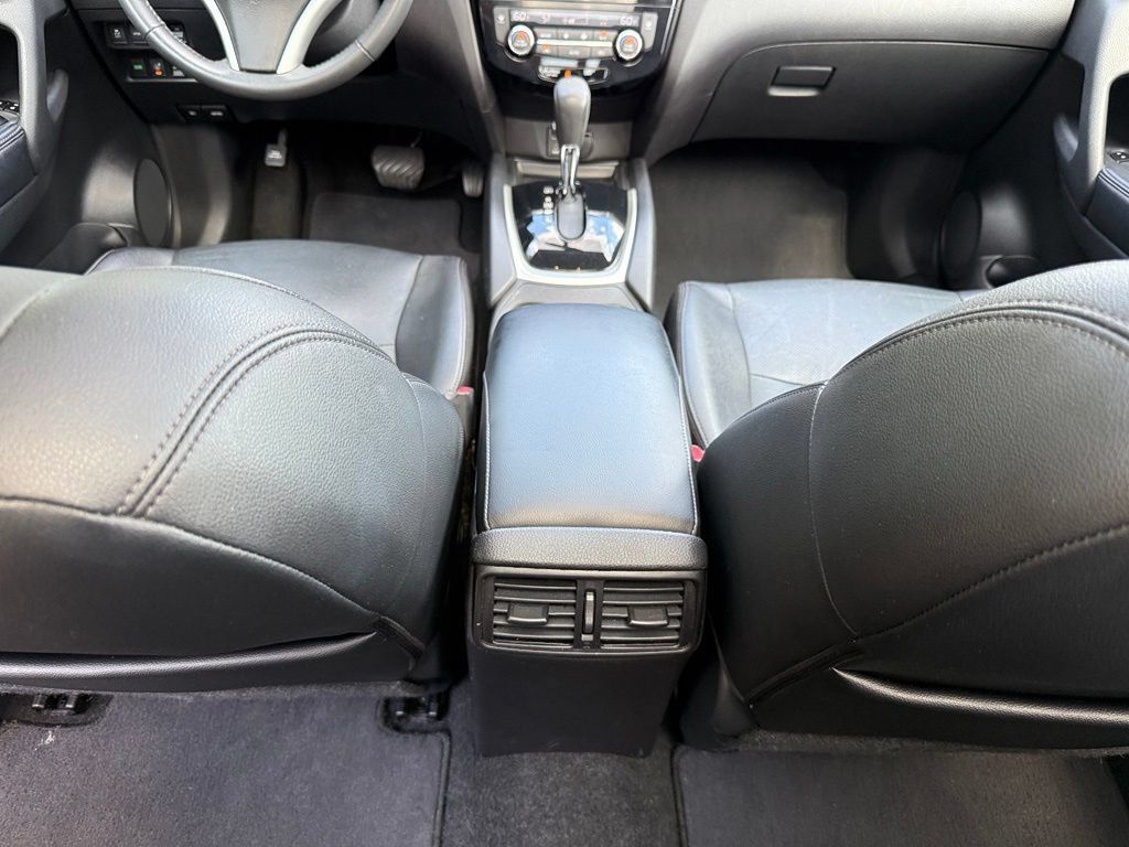 Used 2016 Nissan Rogue SL w/ SL Premium Package AWD/4WD image 29