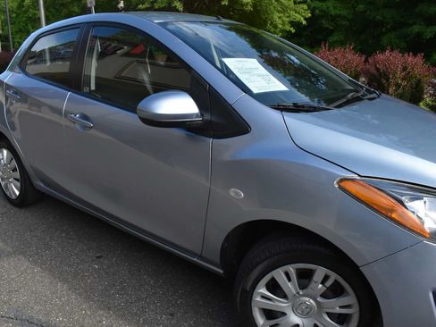 Used 2013 MAZDA MAZDA2 Sport FWD image 46