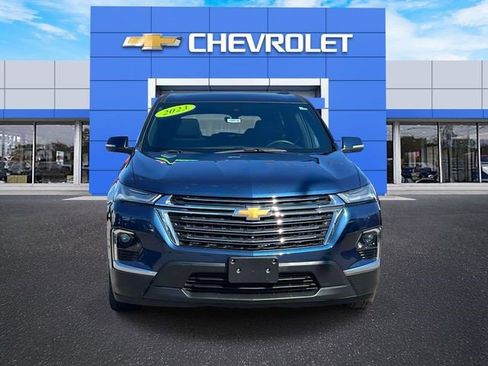 Certified 2023 Chevrolet Traverse LT w/ LT Premium Package AWD/4WD image 2