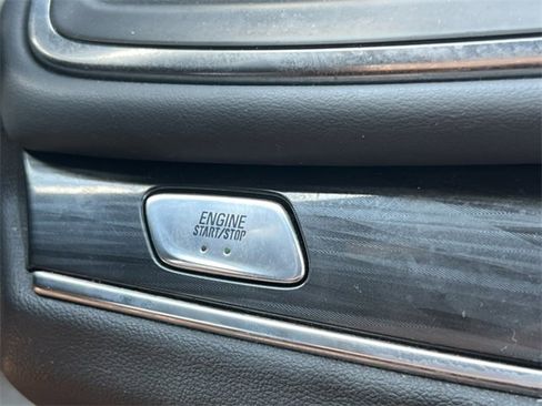 Used 2023 Buick Enclave Essence image 28