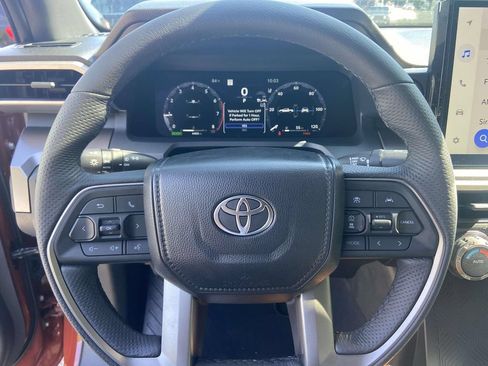 Used 2025 Toyota Tacoma TRD Off-Road AWD/4WD image 33