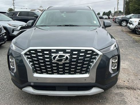 Used 2020 Hyundai Palisade SEL w/ Convenience Package image 2