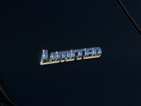 Used 2017 Toyota 4Runner Limited AWD/4WD image 10