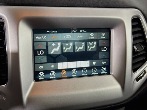 Used 2019 Jeep Compass Sport AWD/4WD image 23