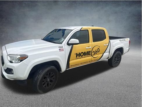 Used 2020 Toyota Tacoma SR5 AWD/4WD image 4