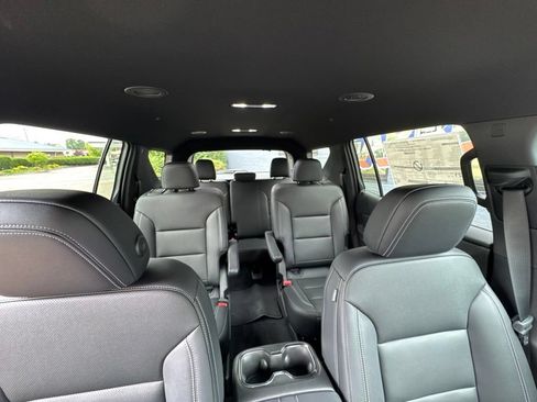 New 2026 Chevrolet Traverse LT w/ Driver Confidence Package AWD/4WD image 13