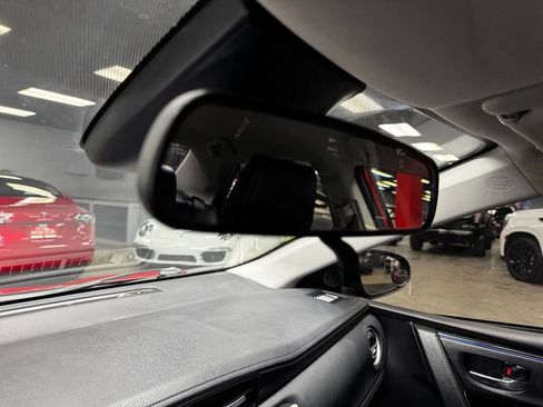 Used 2019 Toyota Corolla SE FWD image 28