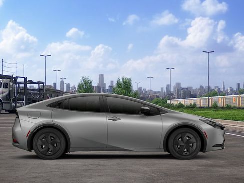 New 2026 Toyota Prius Plug-In Hybrid FWD image 12