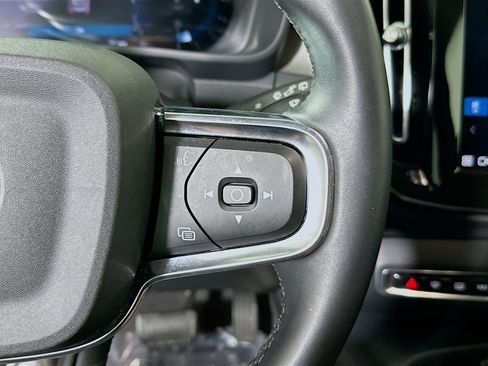 Used 2024 Volvo XC40 B5 Plus w/ Climate Package image 17