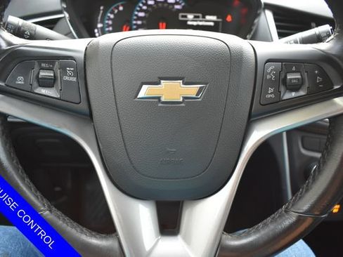 Used 2019 Chevrolet Trax LT w/ LT Convenience Package AWD/4WD image 4