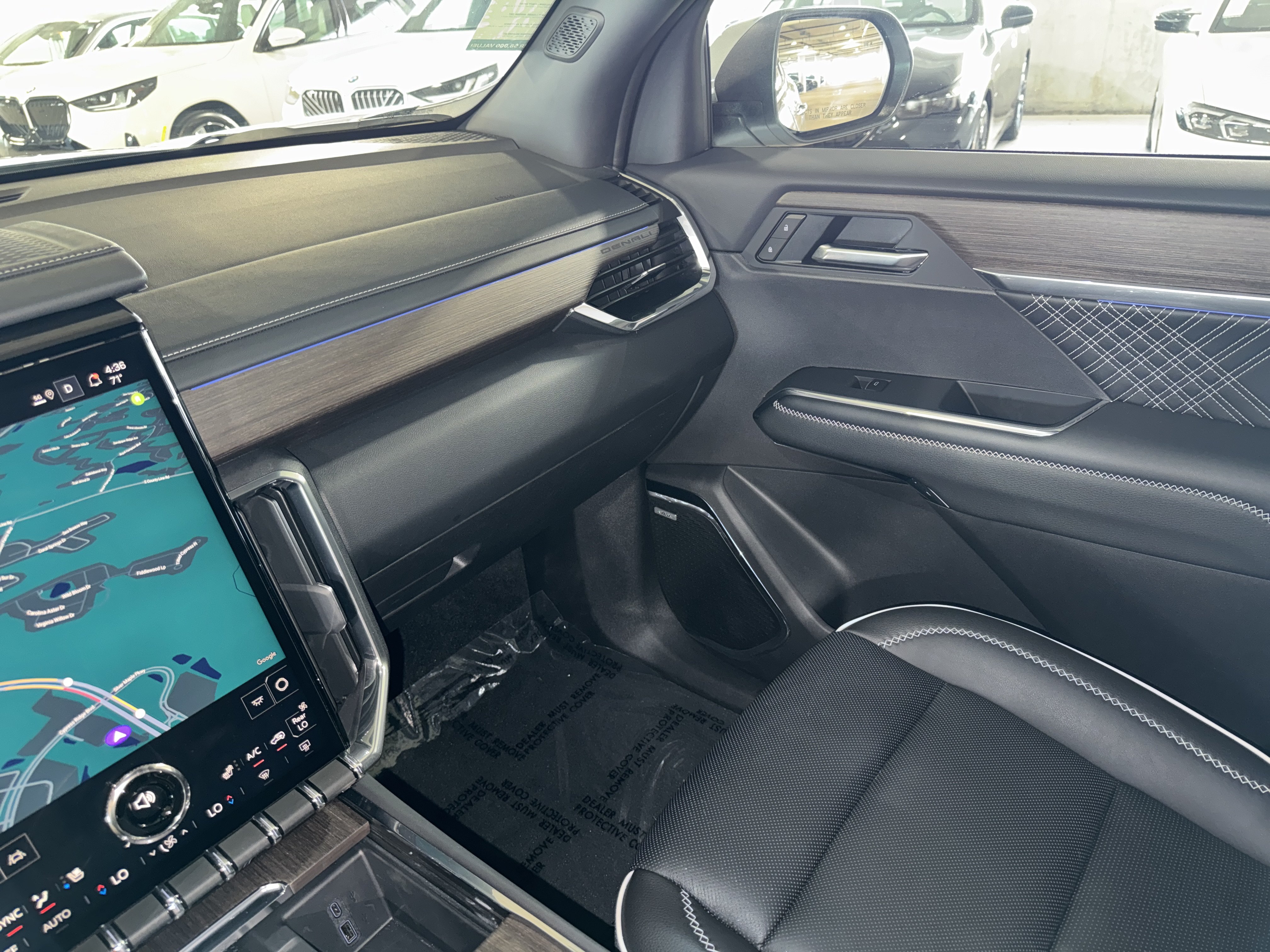 Used 2025 GMC Acadia Denali FWD image 31
