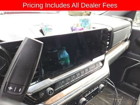 Used 2024 Chevrolet Silverado 1500 LT w/ Safety Package AWD/4WD image 4