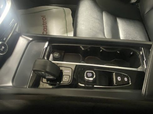 Certified 2025 Volvo S60 B5 Core image 27