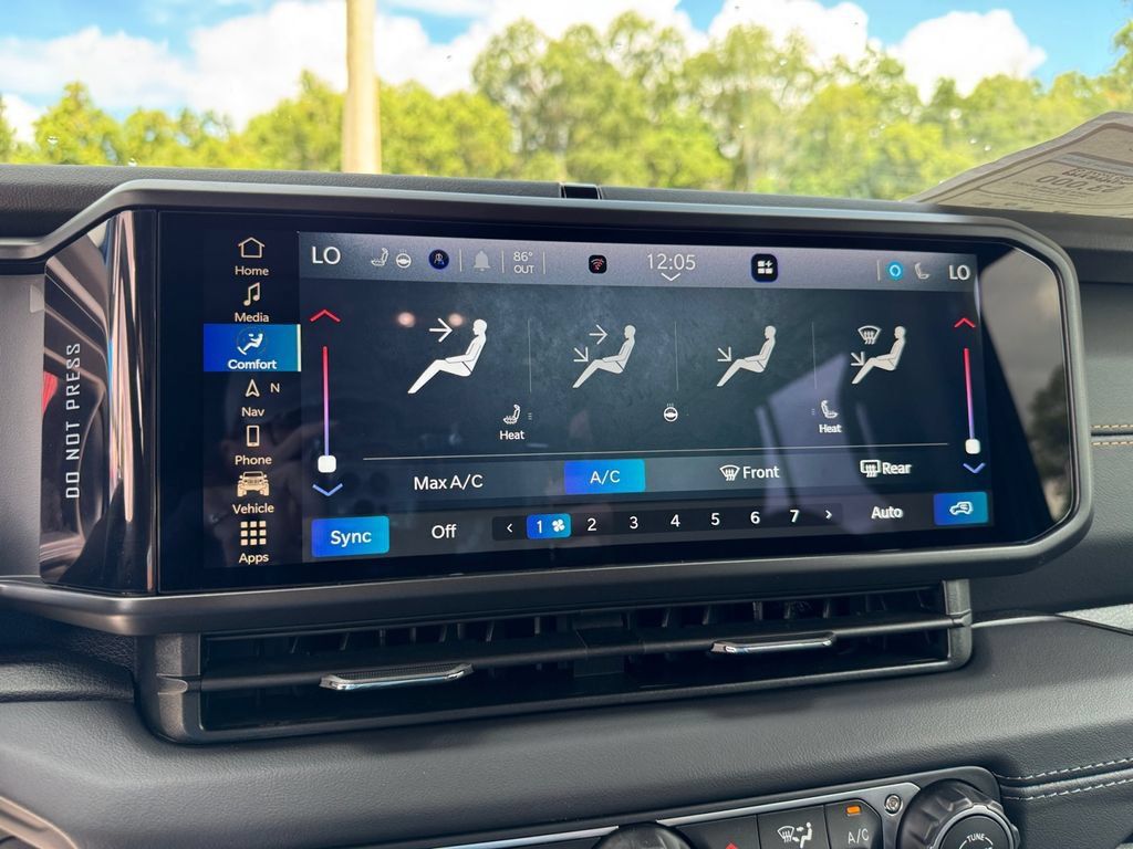 New 2025 Jeep Wrangler Unlimited Sahara AWD/4WD image 28