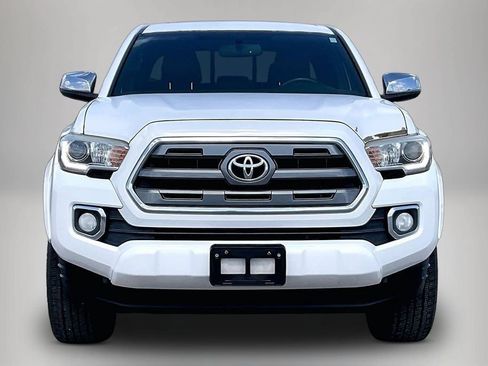 Used 2016 Toyota Tacoma Limited w/ Towing Package RWD image 3