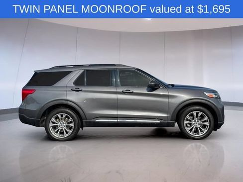 Used 2023 Ford Explorer XLT w/ Equipment Group 202A AWD/4WD image 3