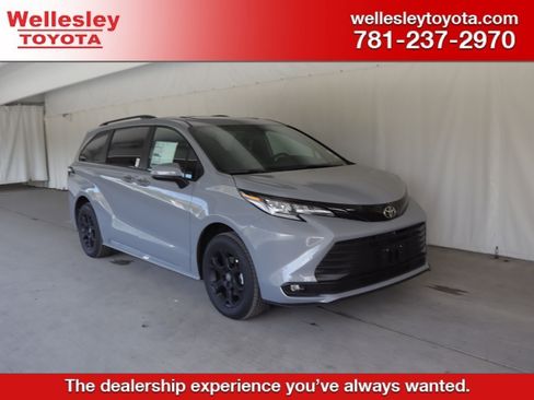 New 2026 Toyota Sienna XLE Woodland Edition AWD/4WD image 1