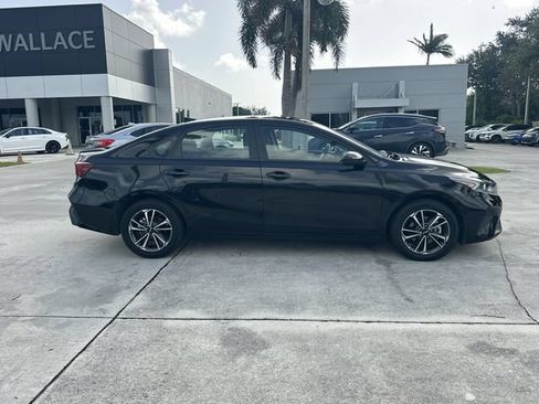 Certified 2024 Kia Forte LXS FWD image 5