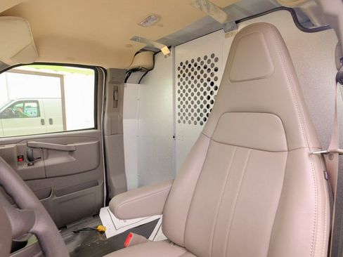 Used 2025 Chevrolet Express 2500 w/ Driver Convenience Package image 24