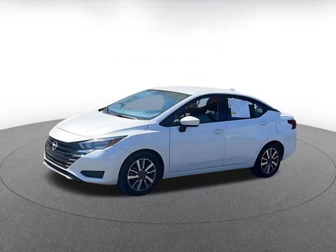Used 2025 Nissan Versa SV image 8