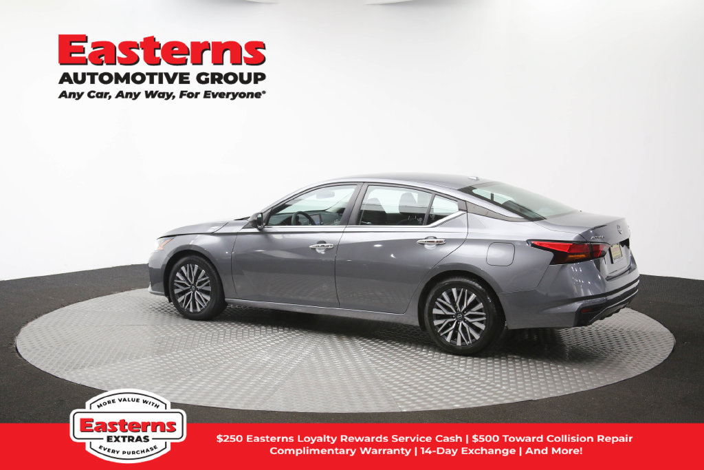 Used 2024 Nissan Altima 2.5 SV FWD image 65