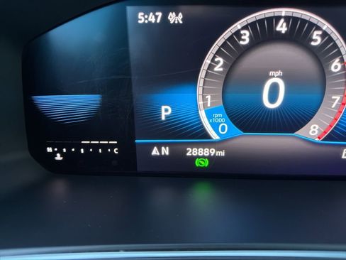 Certified 2022 Volkswagen Tiguan SE R-Line image 17