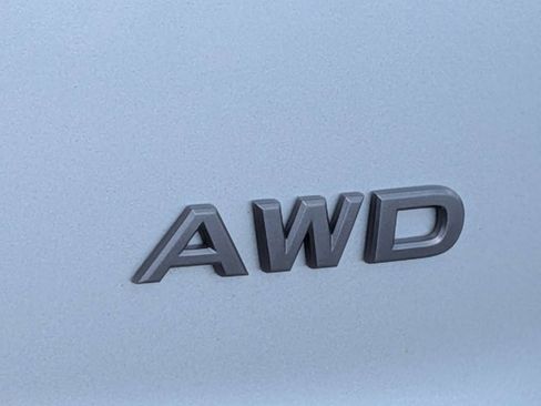 Used 2025 Nissan Rogue SV AWD/4WD image 11