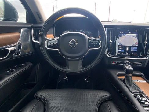 Used 2017 Volvo S90 T6 Inscription w/ Vision Package image 7