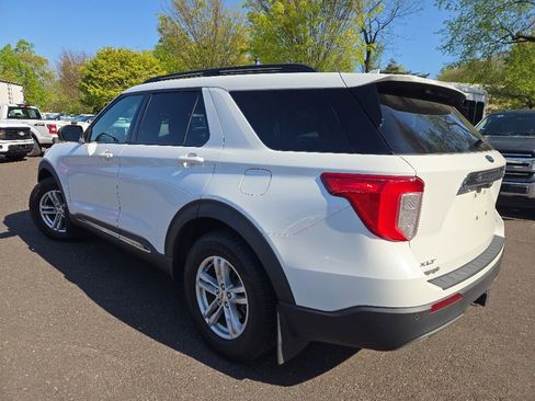 Used 2020 Ford Explorer XLT w/ Equipment Group 202A AWD/4WD image 4