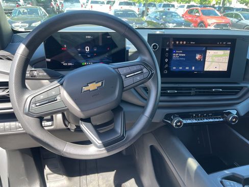 Used 2024 Chevrolet Silverado EV W/T image 7