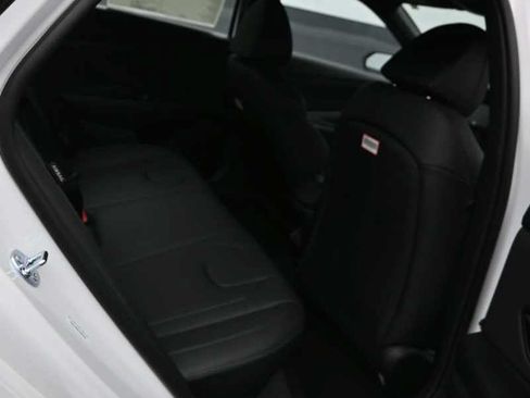 New 2026 Hyundai Elantra SEL Sport FWD image 13