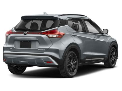 Used 2024 Nissan Kicks SR w/ SR Premium Package FWD image 2