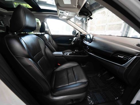 Used 2023 Nissan Rogue SL w/ SL Premium Package image 27