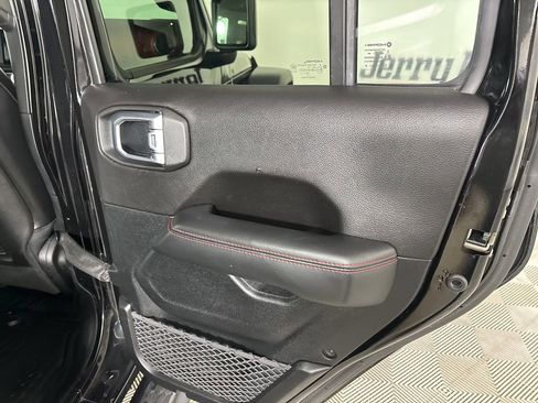 Used 2019 Jeep Wrangler Unlimited Rubicon image 24