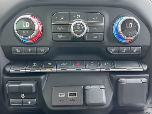 Used 2020 GMC Sierra 1500 SLT w/ SLT Premium Package image 25