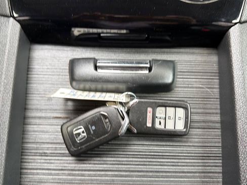 Used 2016 Honda Pilot Touring image 26