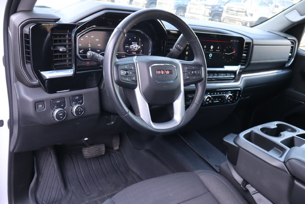 Used 2023 GMC Sierra 1500 Elevation w/ LPO, Elevation Black Package AWD/4WD image 4
