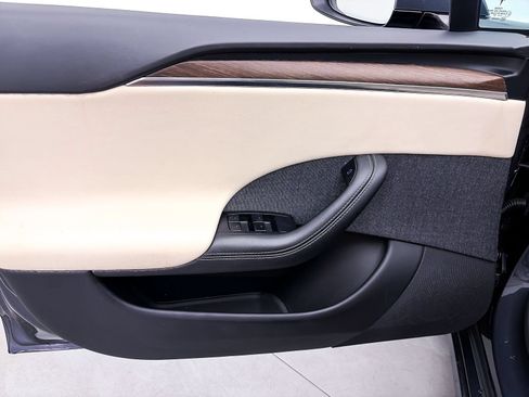 Used 2022 Tesla Model S AWD/4WD image 16