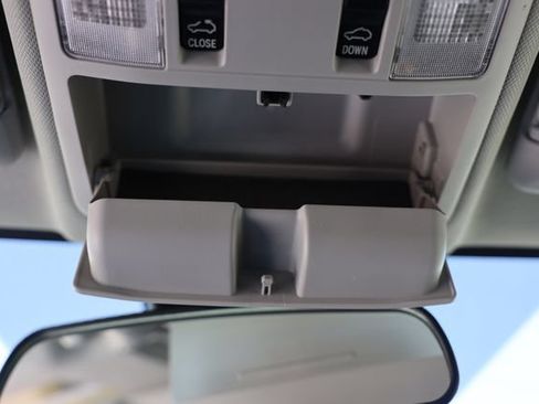 Used 2018 Toyota RAV4 XLE AWD/4WD image 34