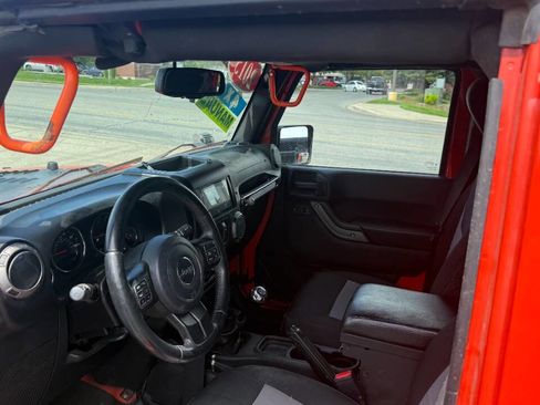 Used 2015 Jeep Wrangler Unlimited Sport w/ Quick Order Package 23S AWD/4WD image 10